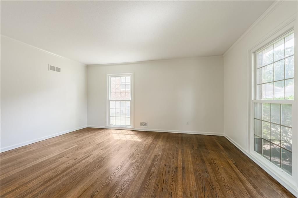 3603 S Hedges Avenue — photo 3