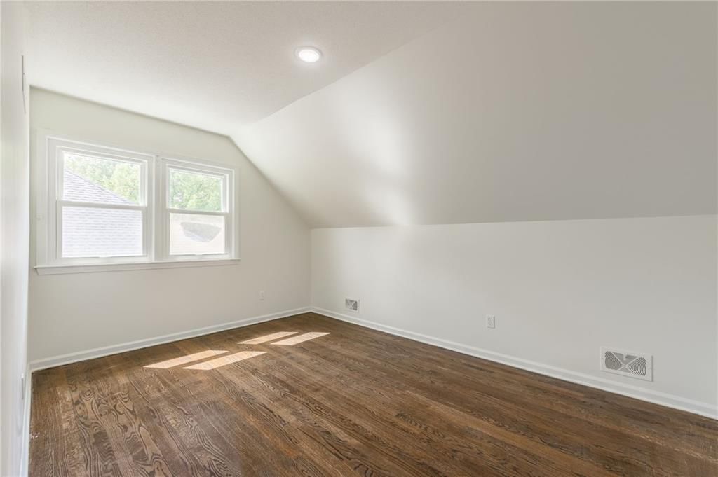 3603 S Hedges Avenue — photo 24
