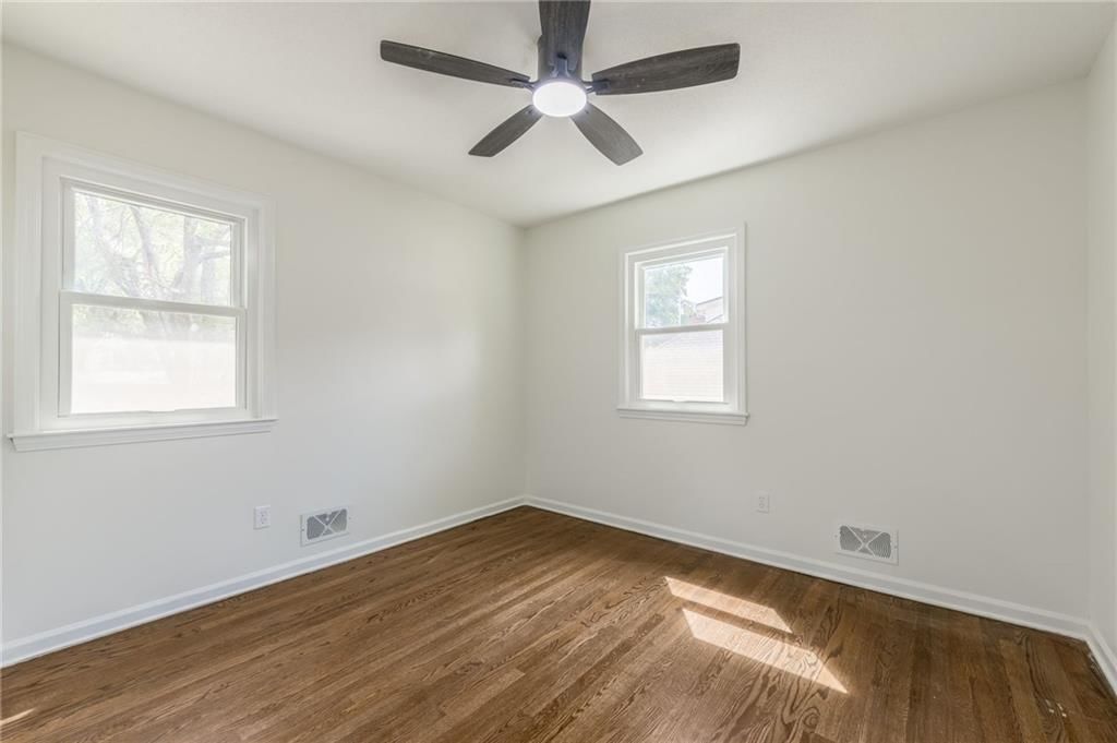 3603 S Hedges Avenue — photo 26
