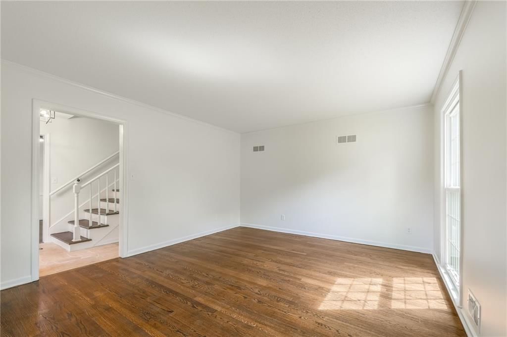3603 S Hedges Avenue — photo 4
