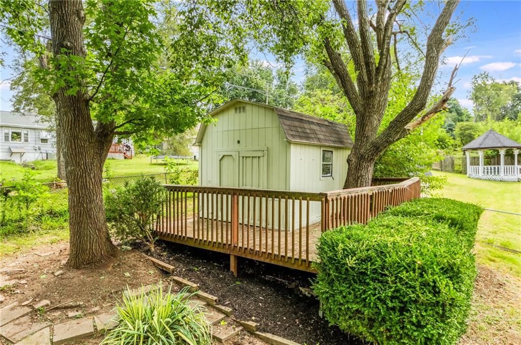 3603 S Hedges Avenue — photo 32