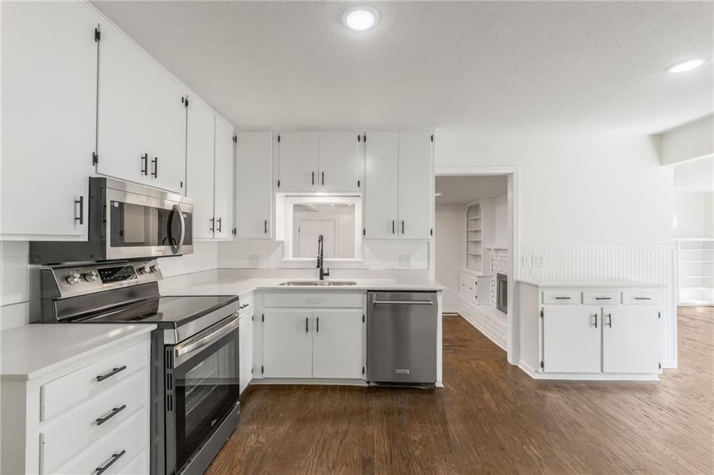 3603 S Hedges Avenue — photo 10