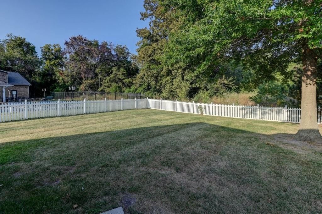 1701 Willow Drive — photo 12