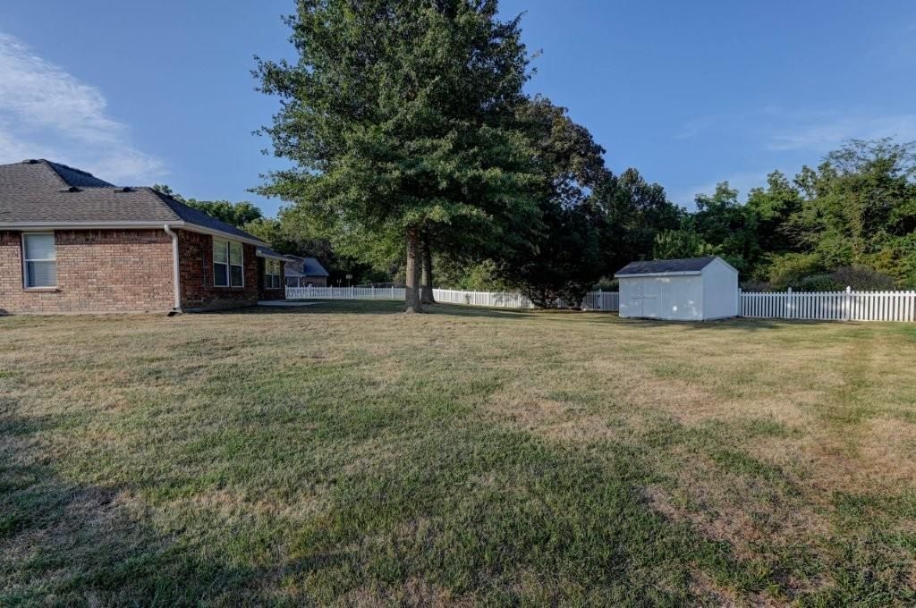 1701 Willow Drive — photo 9