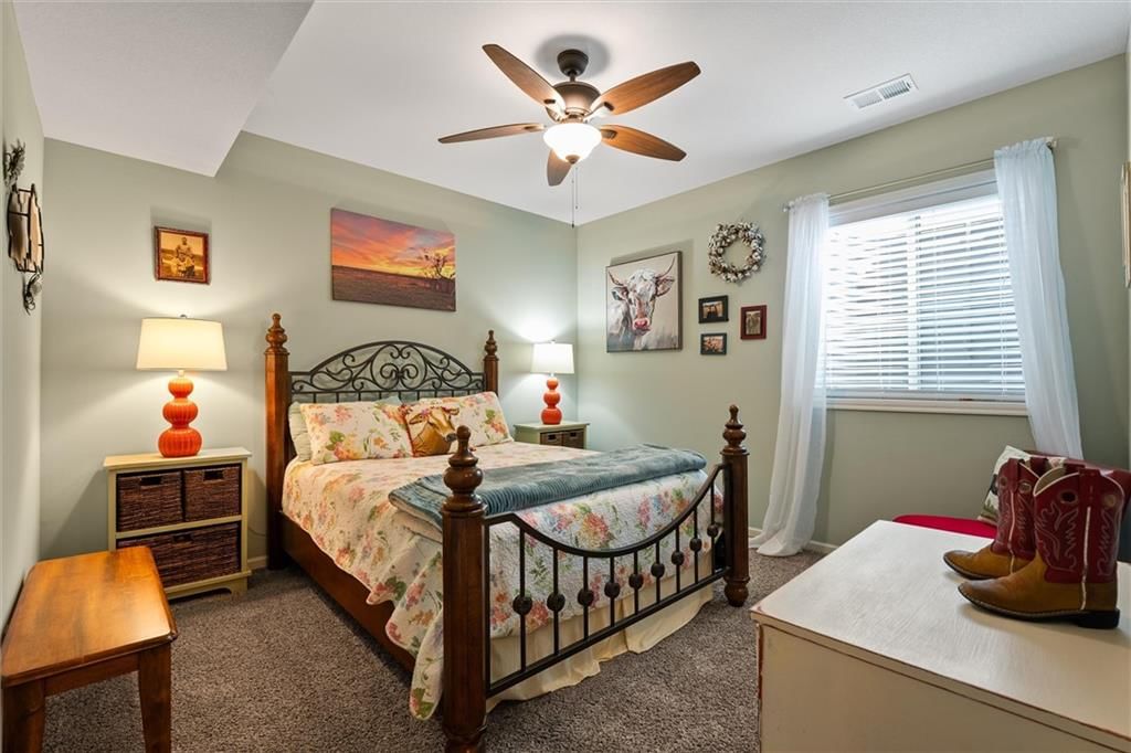 2314 W Hazelwood Street — photo 34