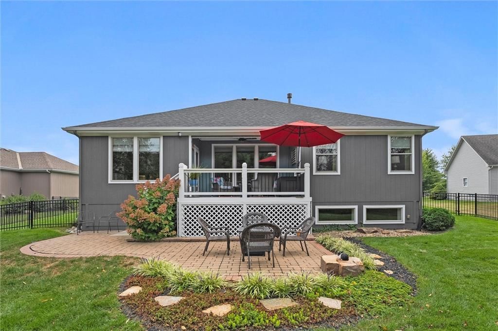 2314 W Hazelwood Street — photo 40