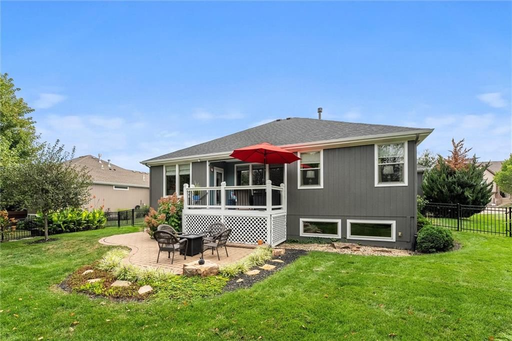 2314 W Hazelwood Street — photo 42