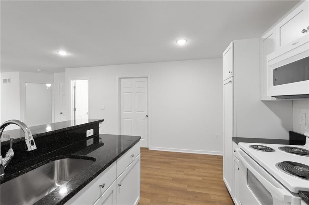 719 E Culton Street — photo 12
