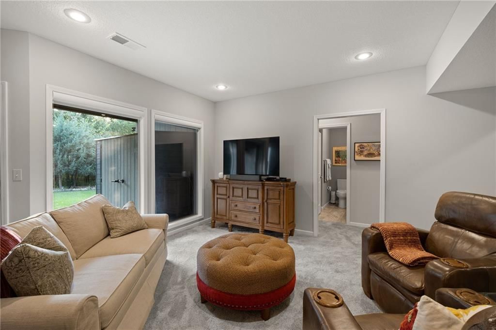 9844 Hollis Lane — photo 35