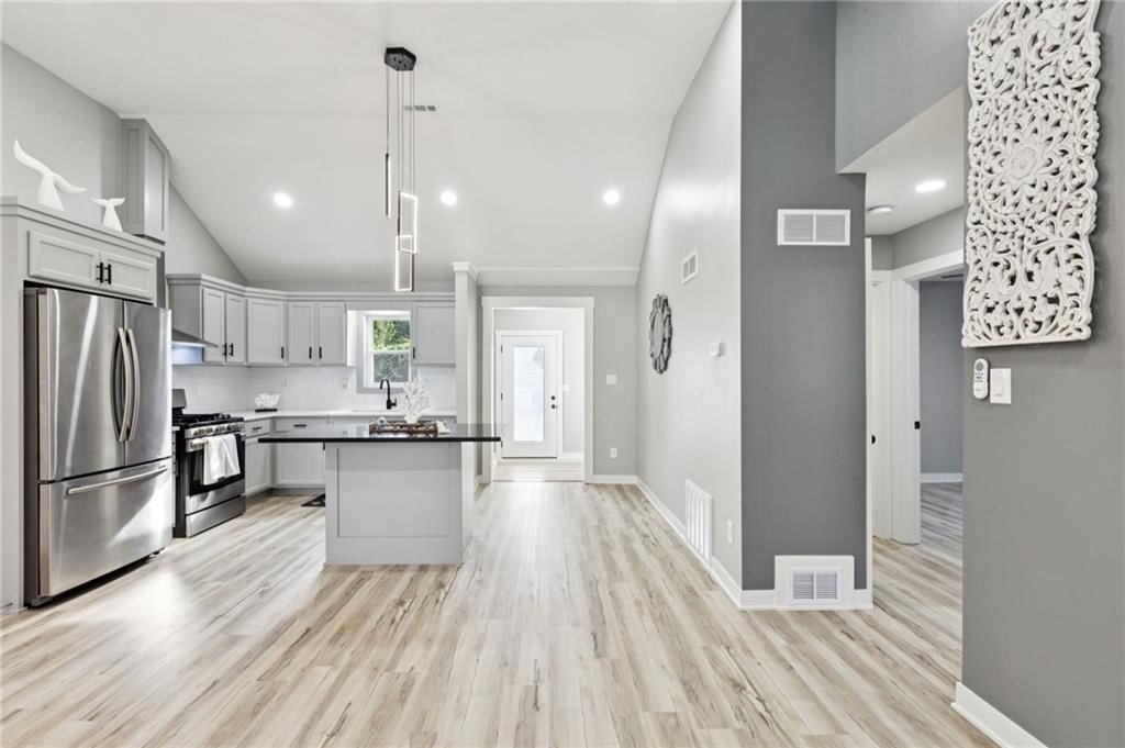 2913 S 52nd Terrace — photo 3