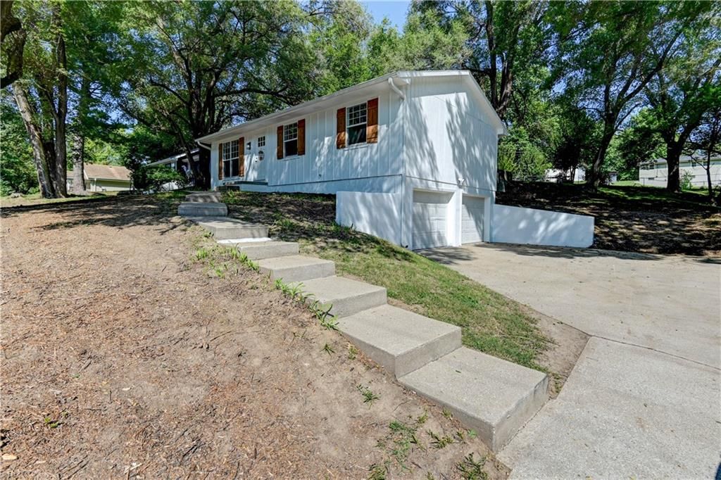 2411 Blackwell Road — photo 3