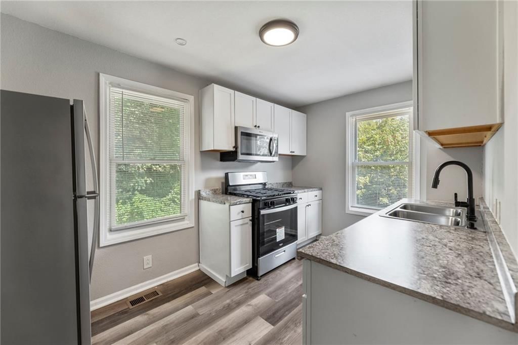 625 N LAKEVIEW Avenue — photo 9