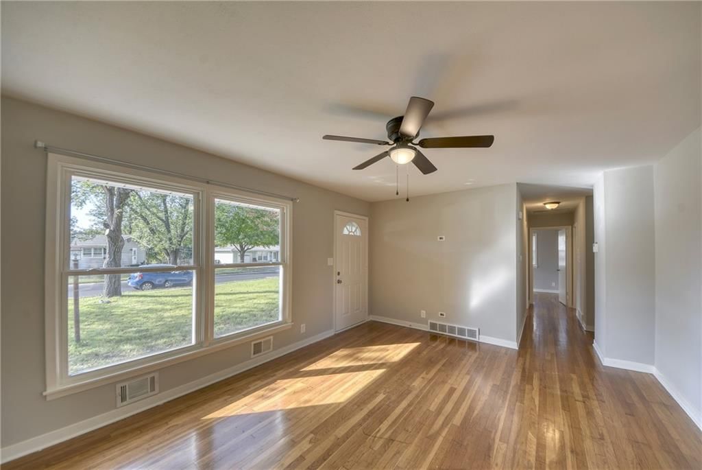 6409 N Indiana Avenue — photo 4