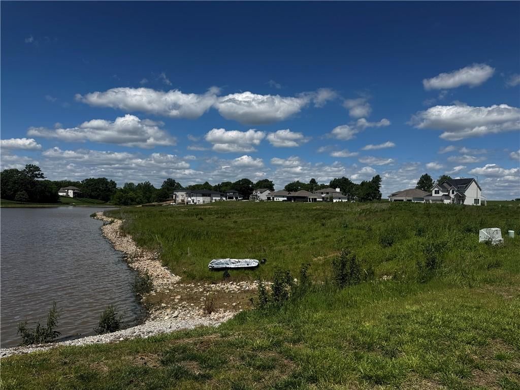 Cayhill Lot 216 Larson Avenue — photo 3