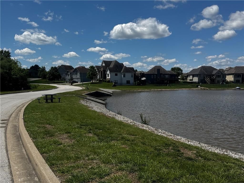 Cayhill Lot 216 Larson Avenue — photo 4