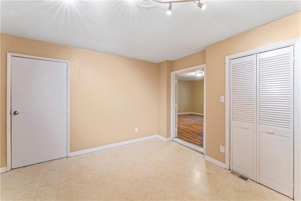 6418 E 150th Street — photo 11