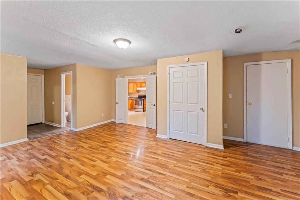 6418 E 150th Street — photo 13