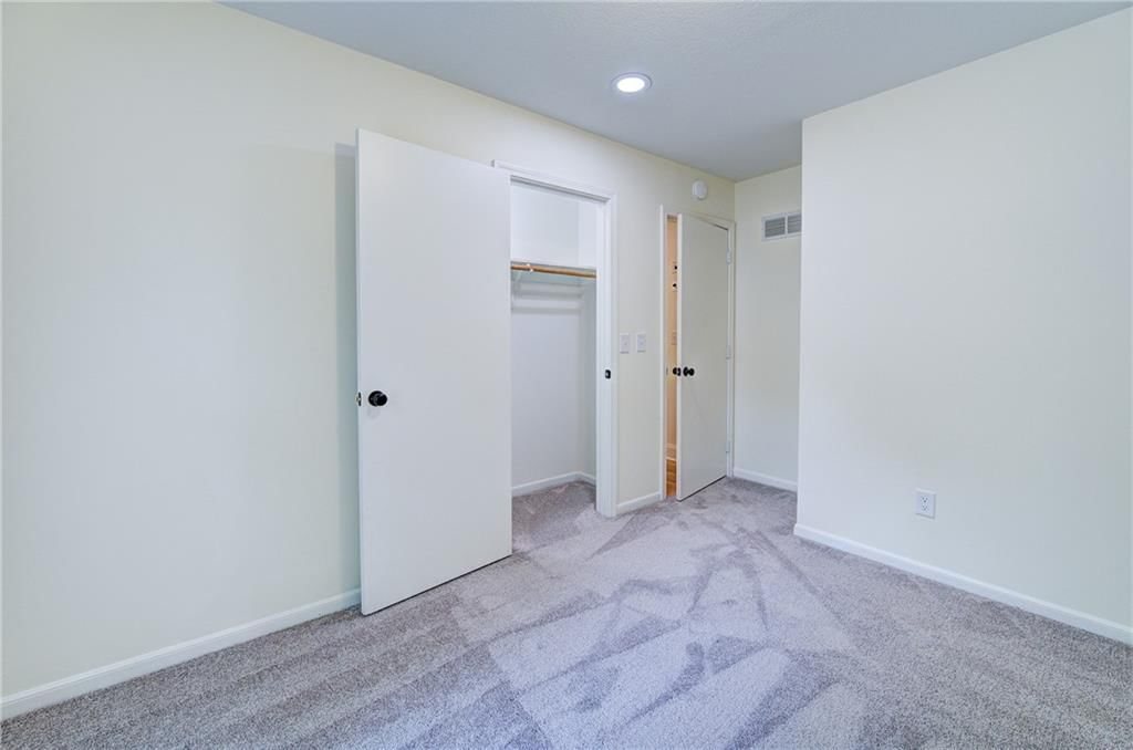 10119 N WYANDOTTE Street — photo 11
