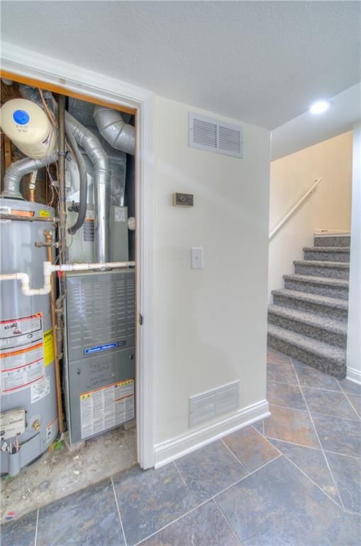 10119 N WYANDOTTE Street — photo 13