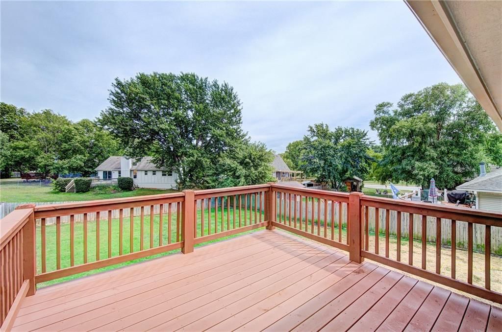 10119 N WYANDOTTE Street — photo 15