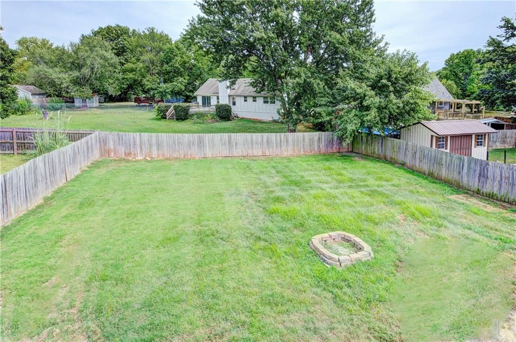 10119 N WYANDOTTE Street — photo 16