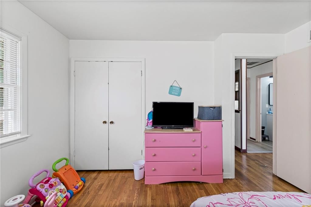 113 N Austin Street — photo 18