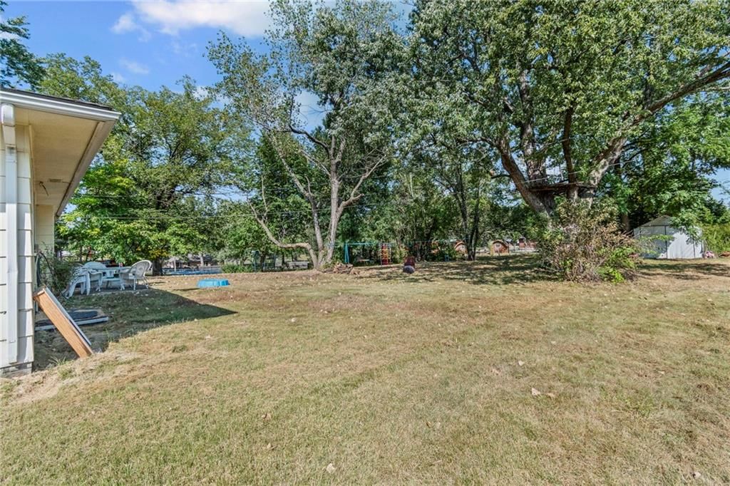 113 N Austin Street — photo 22