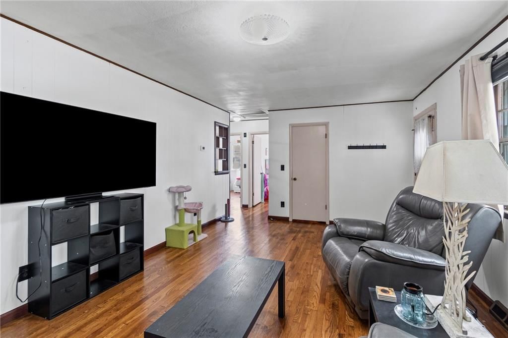 113 N Austin Street — photo 6