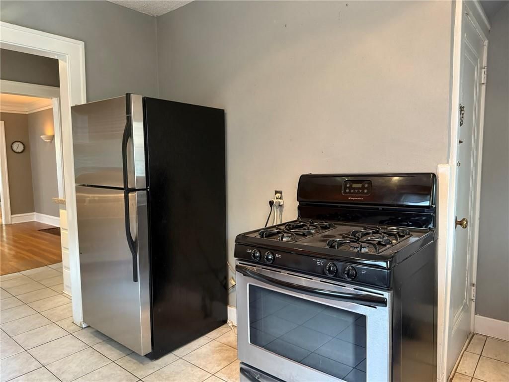 5537 Holmes Street — photo 9