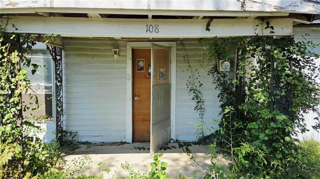 108 Swan Street — photo 2