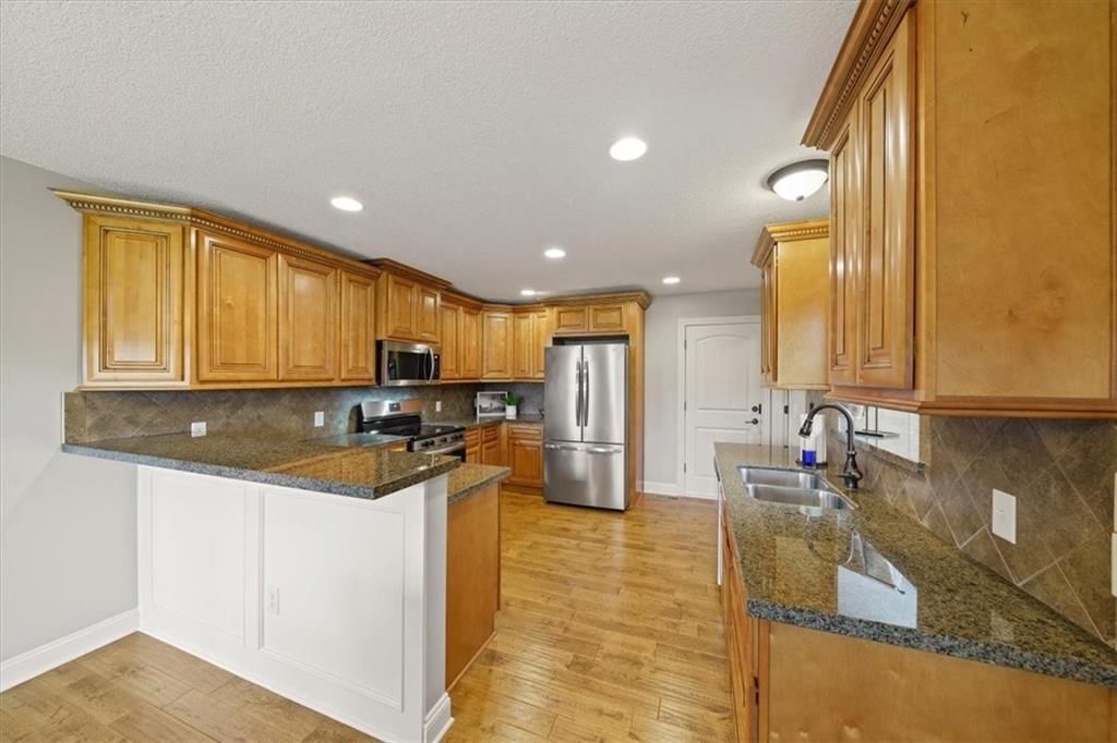 5029 Woodstock Court — photo 10