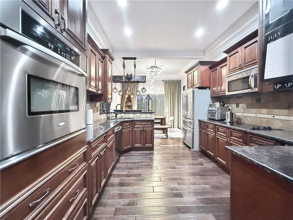 20280 Brook Drive — photo 10