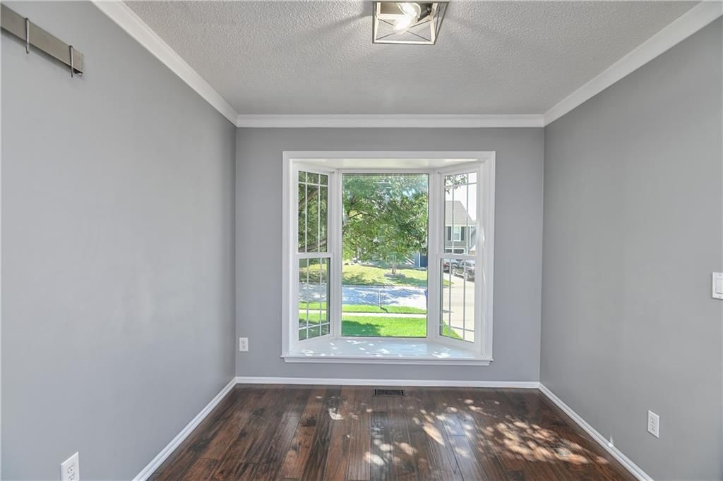 582 W Layton Street — photo 8