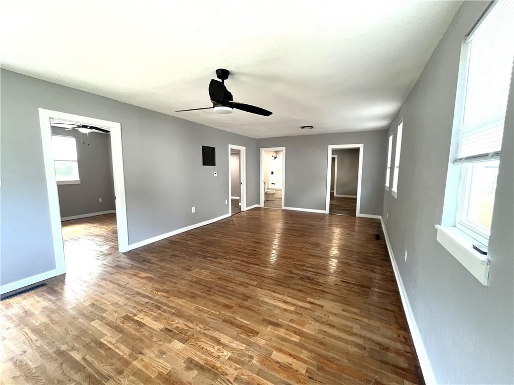 606 S Hill Street — photo 2