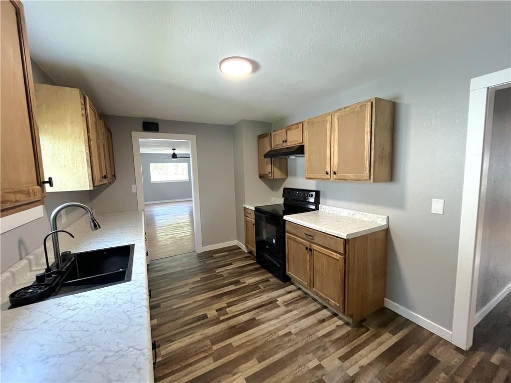 606 S Hill Street — photo 5
