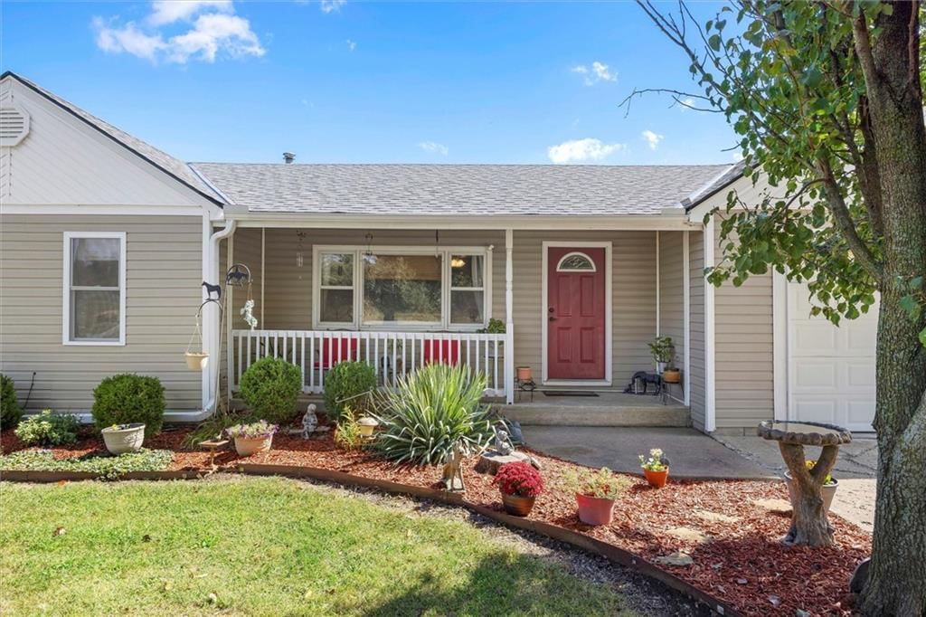 2811 S Brookhart Drive — photo 2