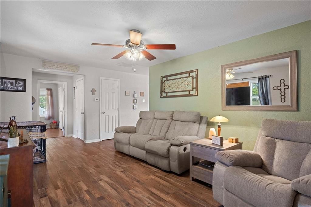 2811 S Brookhart Drive — photo 5