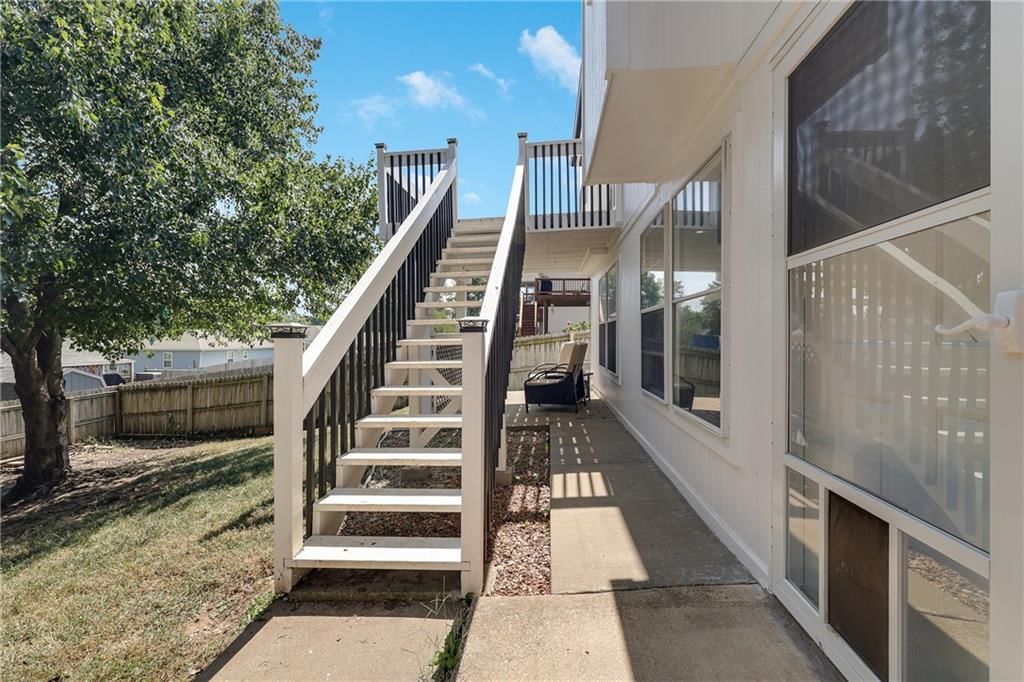 803 SW Brome Drive — photo 34