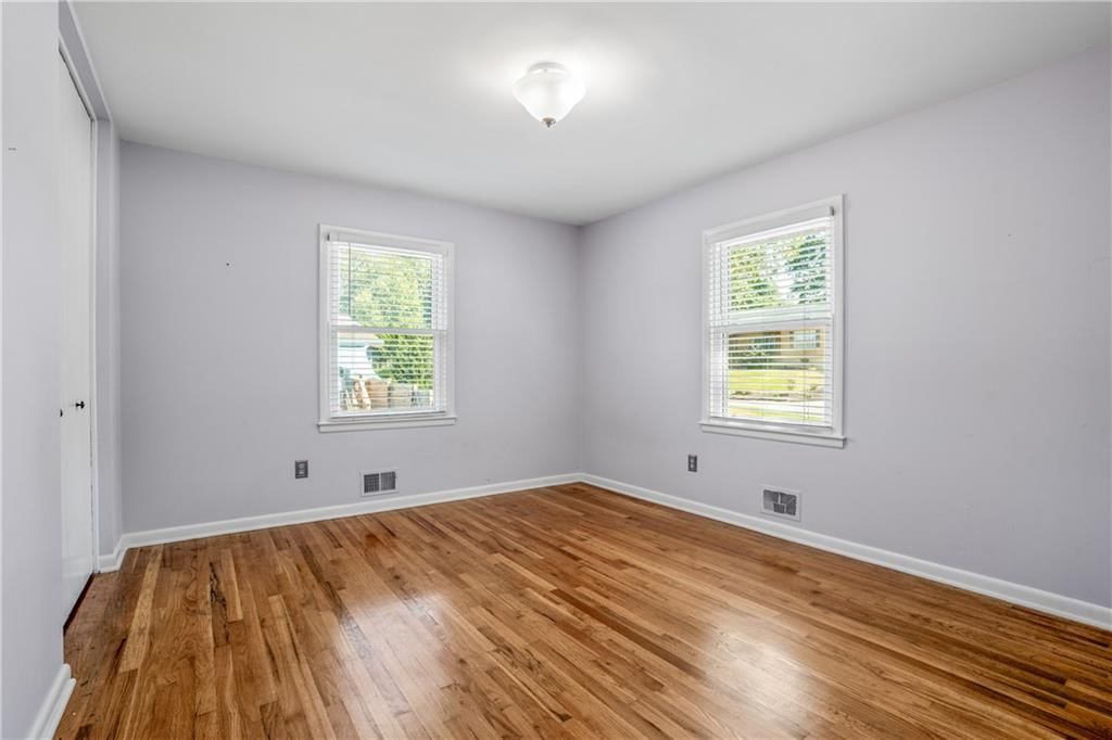 1100 W 93rd Terrace — photo 23