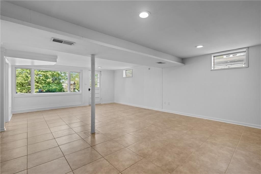 1100 W 93rd Terrace — photo 27