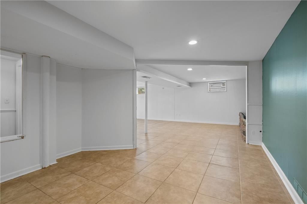 1100 W 93rd Terrace — photo 31