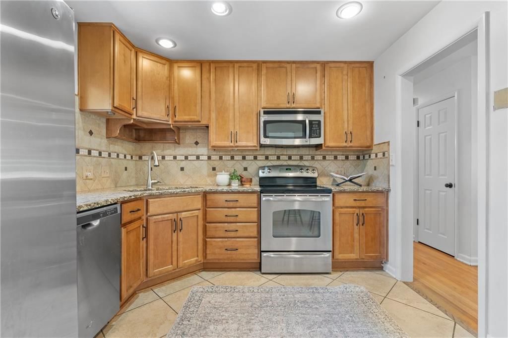 1100 W 93rd Terrace — photo 10