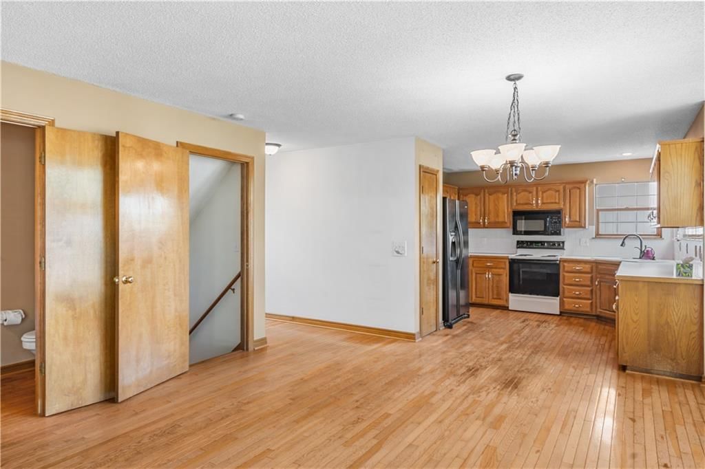 15607 Conser Street — photo 11