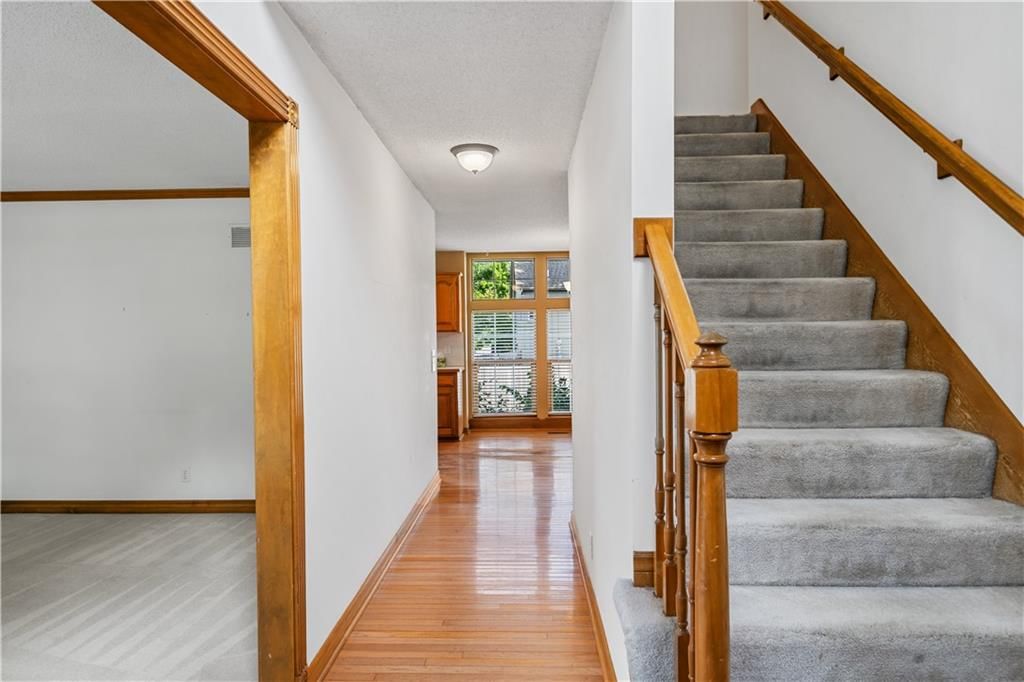 15607 Conser Street — photo 4