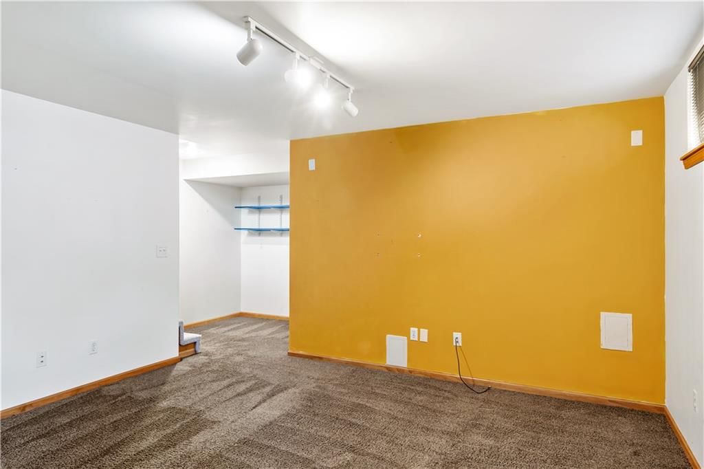 15607 Conser Street — photo 32