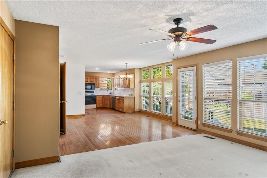 15607 Conser Street — photo 10