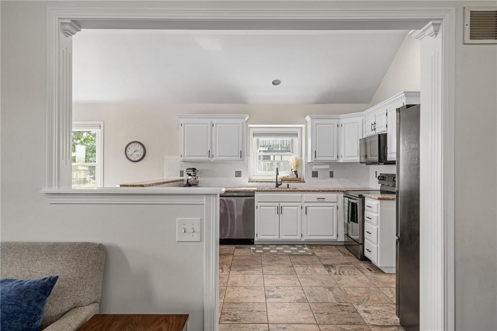 2330 Maybrook Drive — photo 13