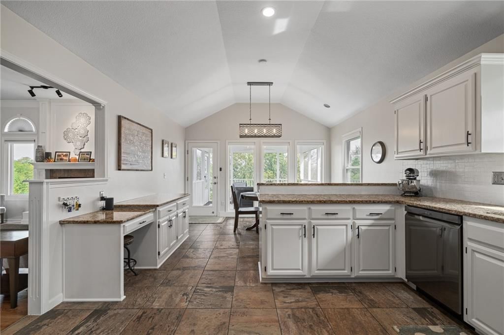2330 Maybrook Drive — photo 16
