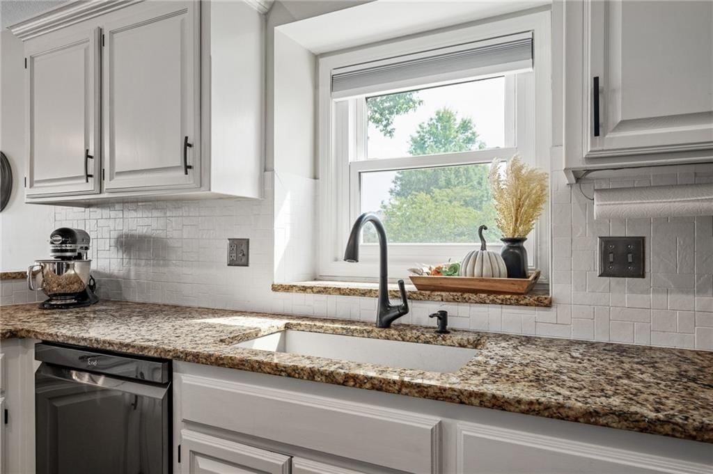 2330 Maybrook Drive — photo 17