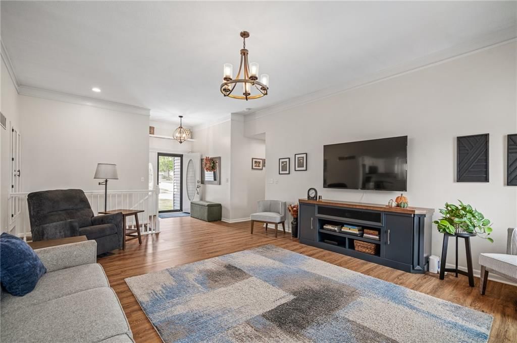 2330 Maybrook Drive — photo 10